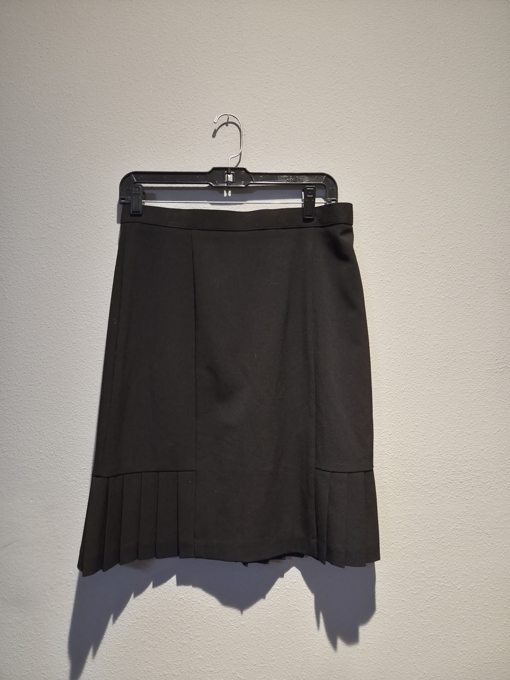 East 5th Black Midi Skirt with Pleated Hem